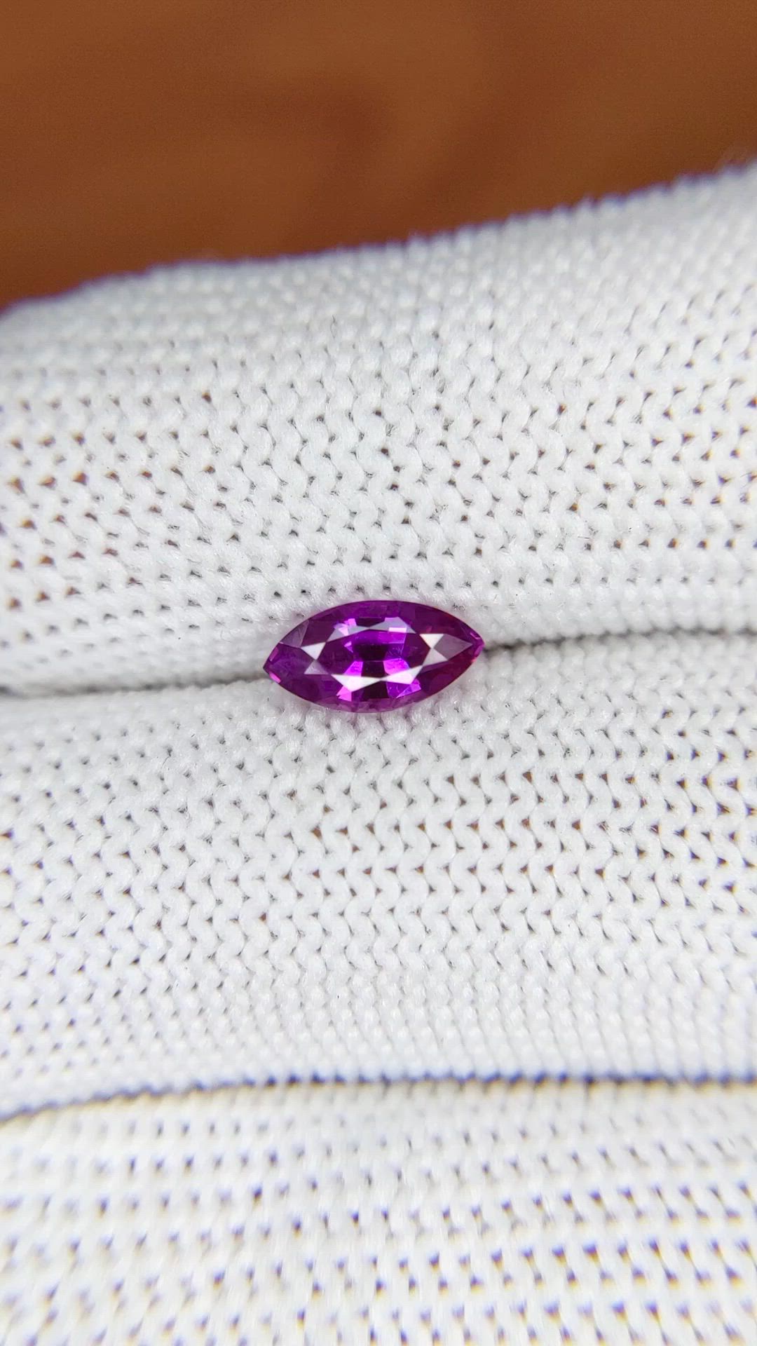 1.00 Ct. Pinkish Purple Sapphire from Ceylon (Sri Lanka) Size Video