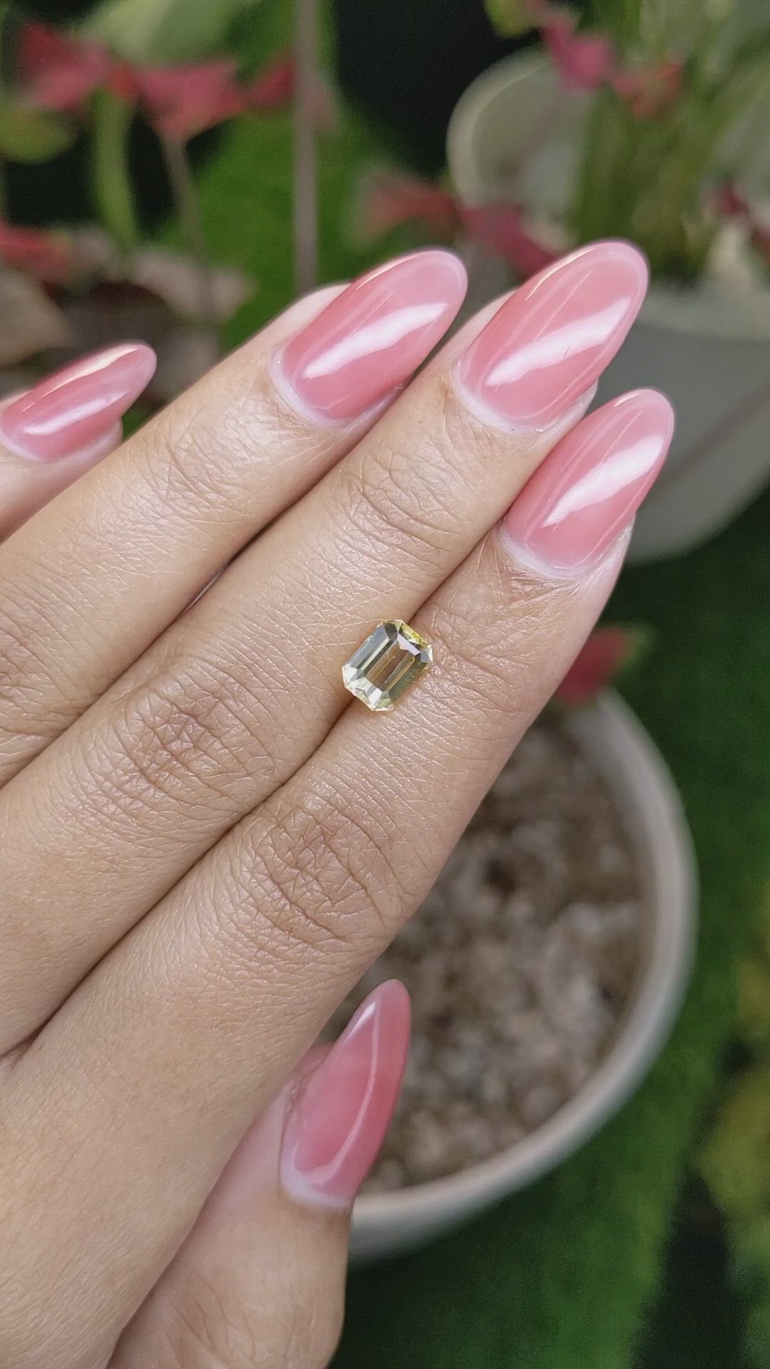 1.61 Ct. Yellow Sapphire from Ceylon (Sri Lanka) Size Video