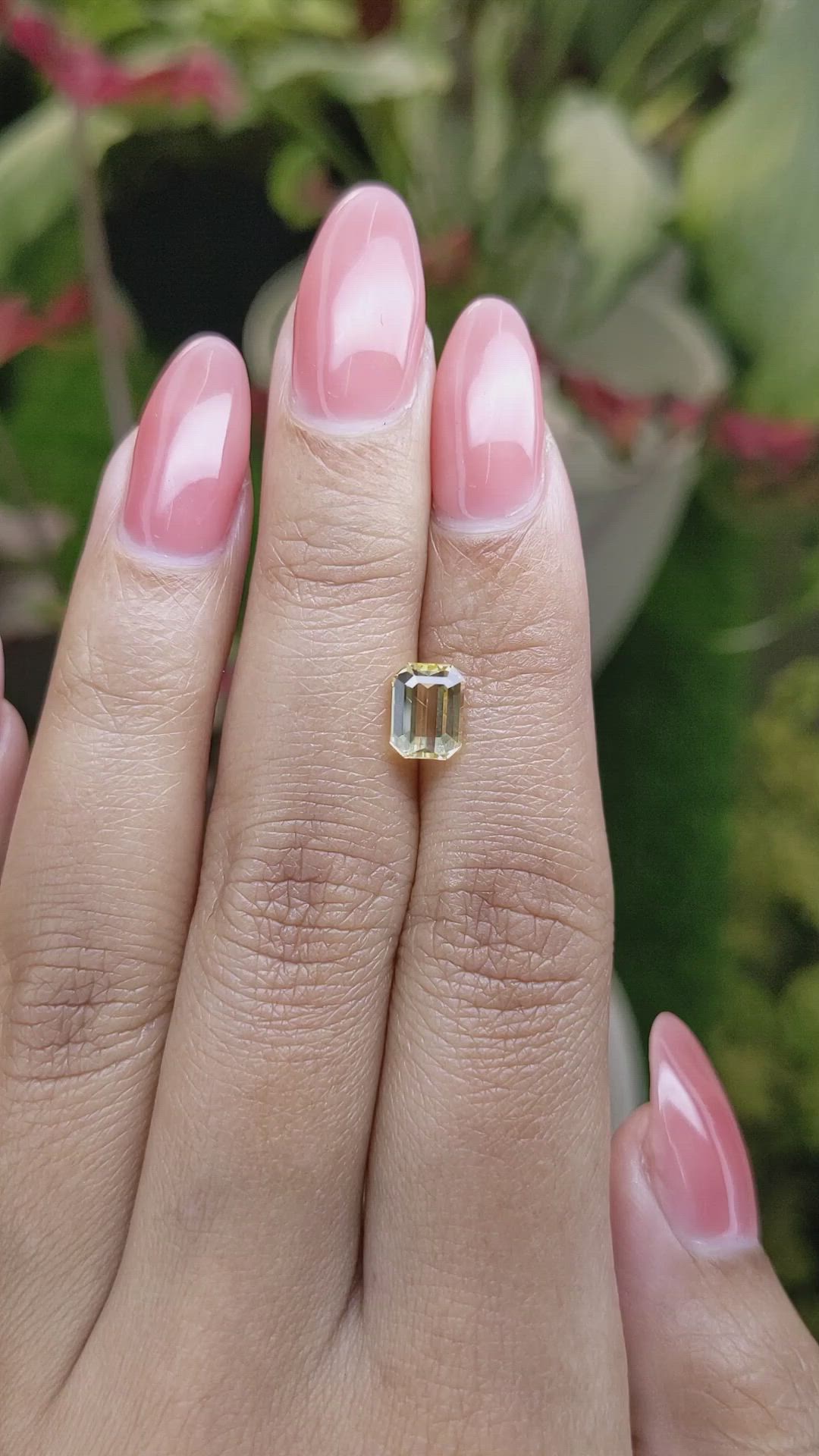 1.61 Ct. Yellow Sapphire from Ceylon (Sri Lanka) Size Video