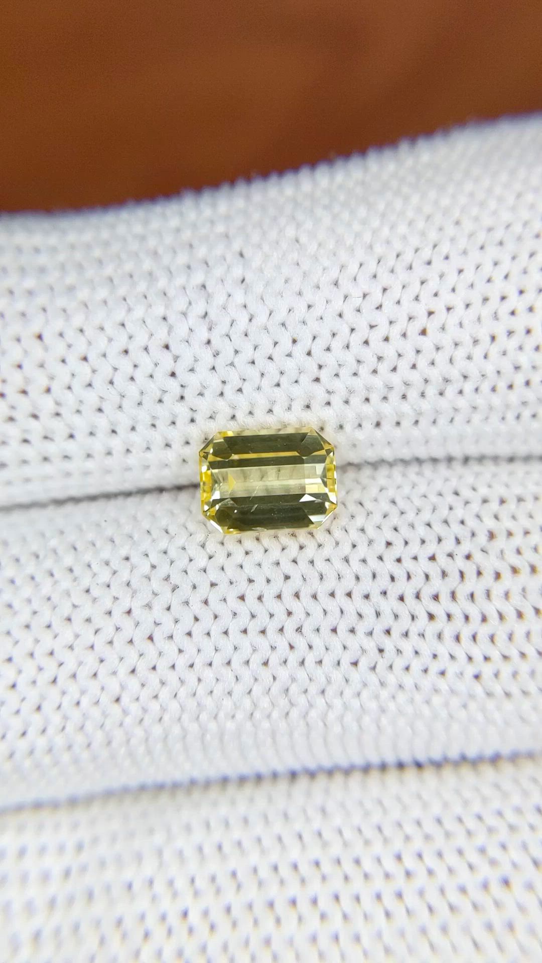 1.61 Ct. Yellow Sapphire from Ceylon (Sri Lanka) Size Video