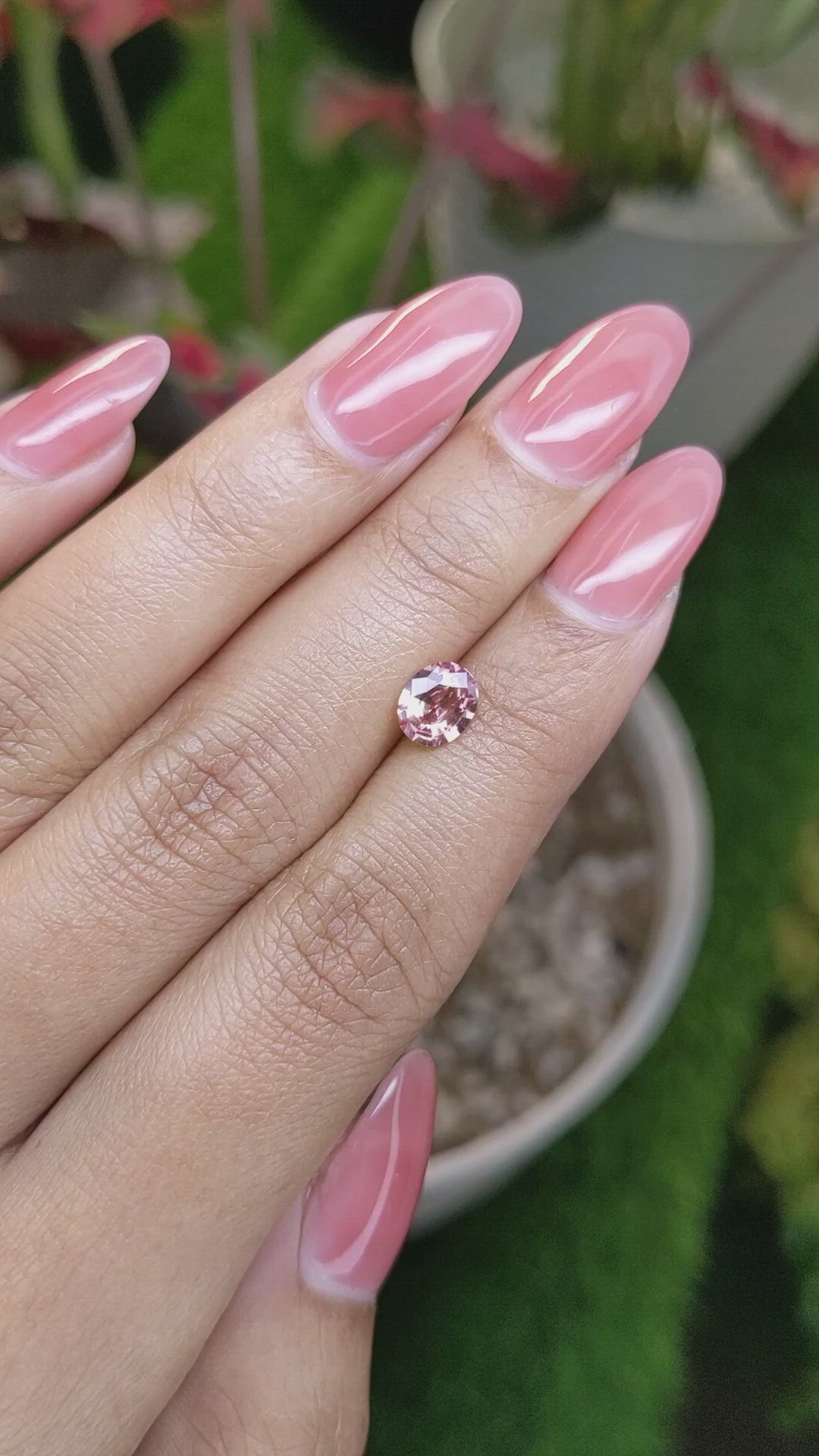 0.91 Ct. Padparadscha Sapphire from Ceylon (Sri Lanka) Size Video