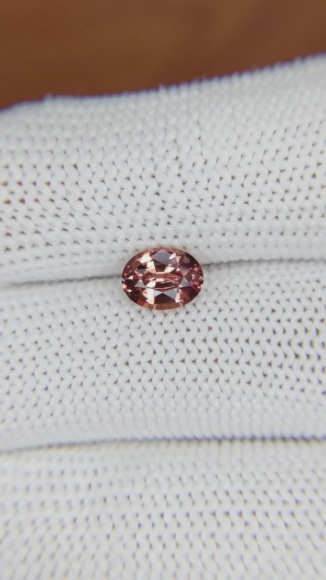 1.21 Ct. Padparadscha Sapphire from Ceylon (Sri Lanka) Size Video
