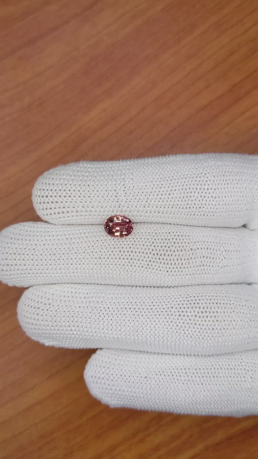 1.21 Ct. Padparadscha Sapphire from Ceylon (Sri Lanka) Size Video