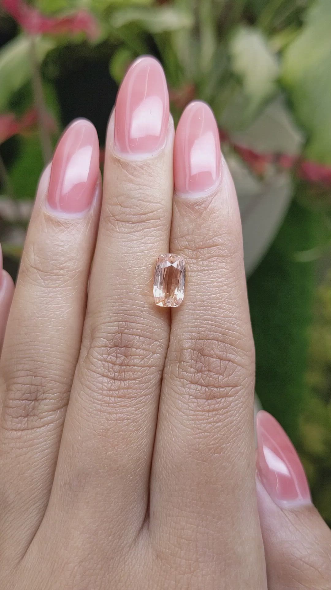 2.70 Ct. Padparadscha Sapphire from Ceylon (Sri Lanka) Size Video
