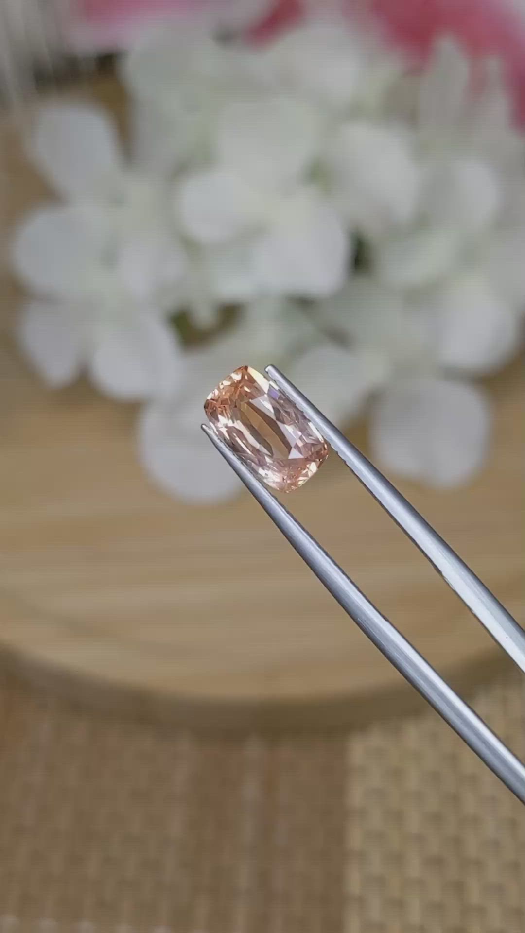 2.70 Ct. Padparadscha Sapphire from Ceylon (Sri Lanka) Size Video