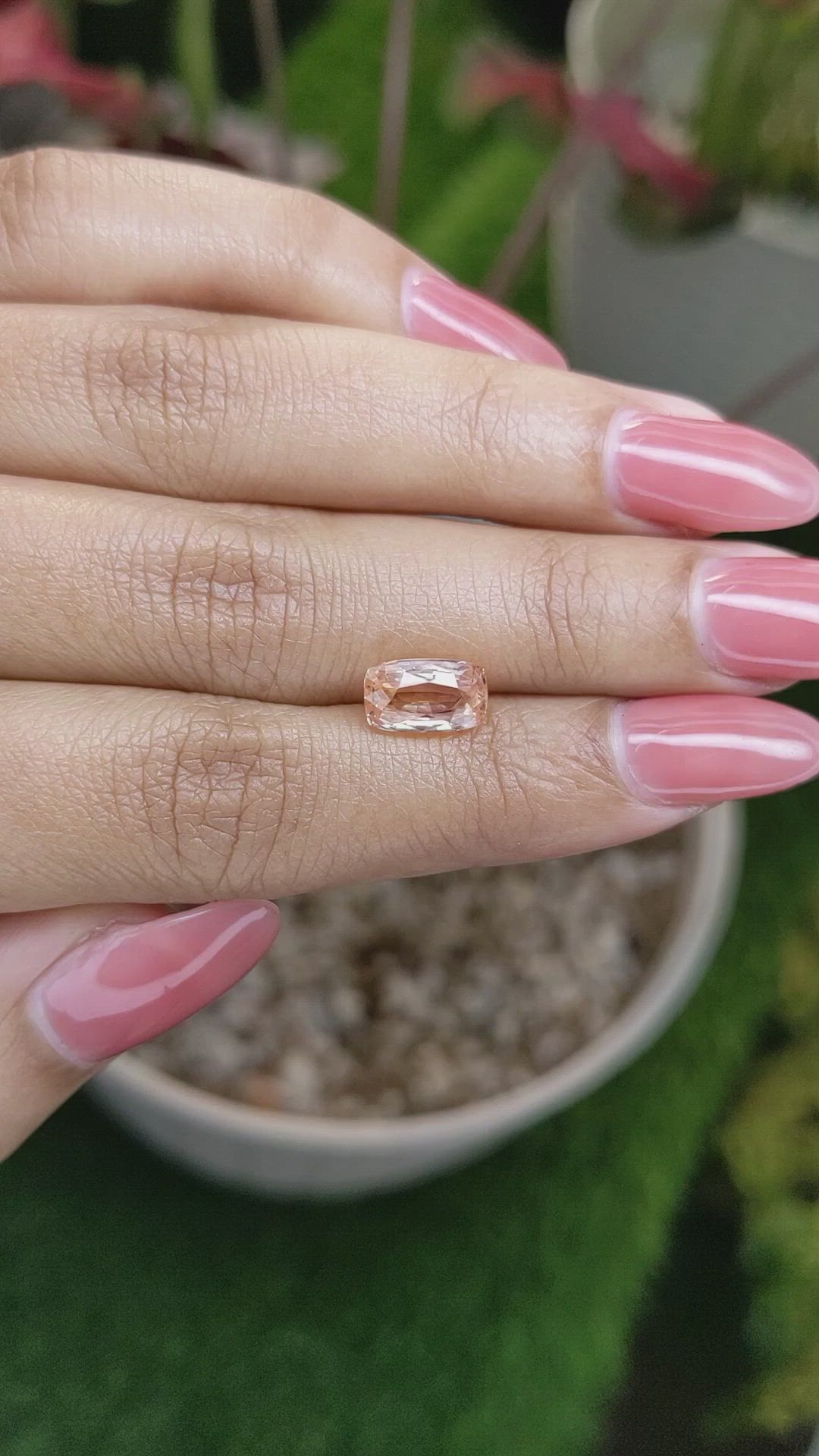2.70 Ct. Padparadscha Sapphire from Ceylon (Sri Lanka) Size Video