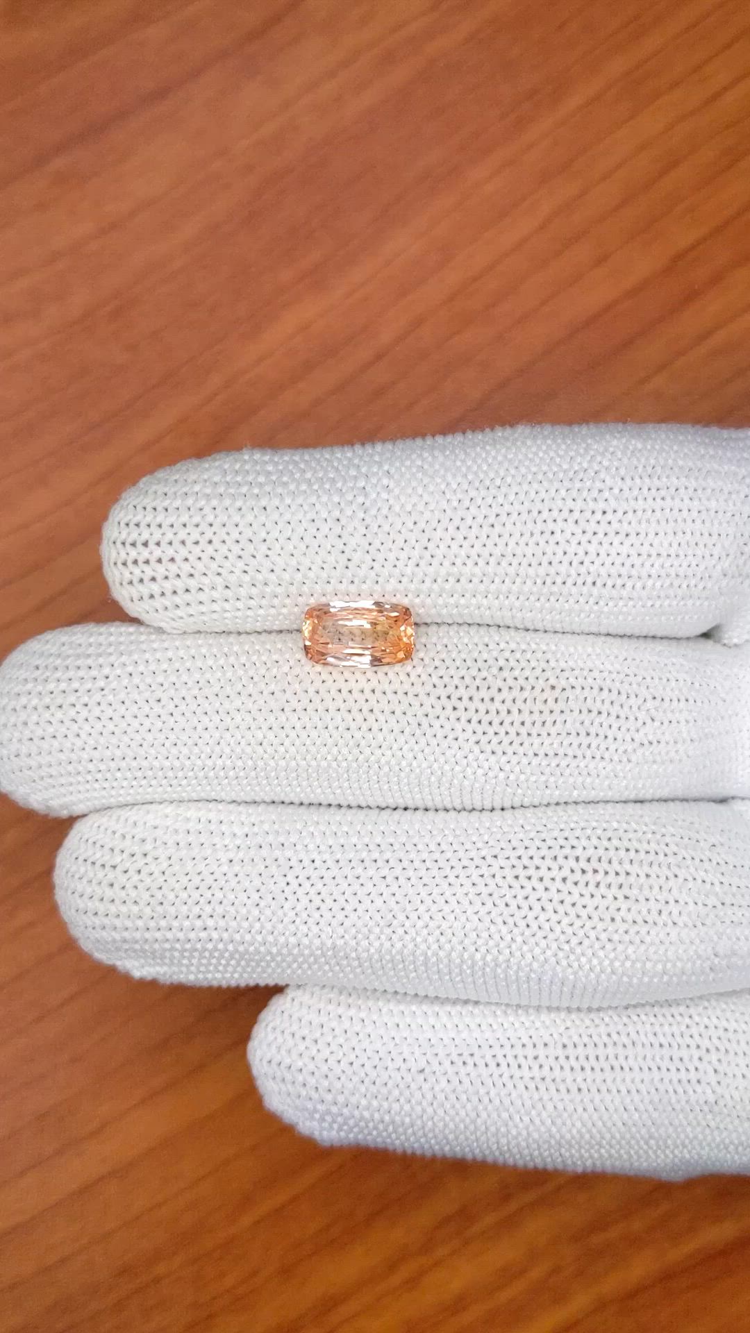 2.70 Ct. Padparadscha Sapphire from Ceylon (Sri Lanka) Size Video