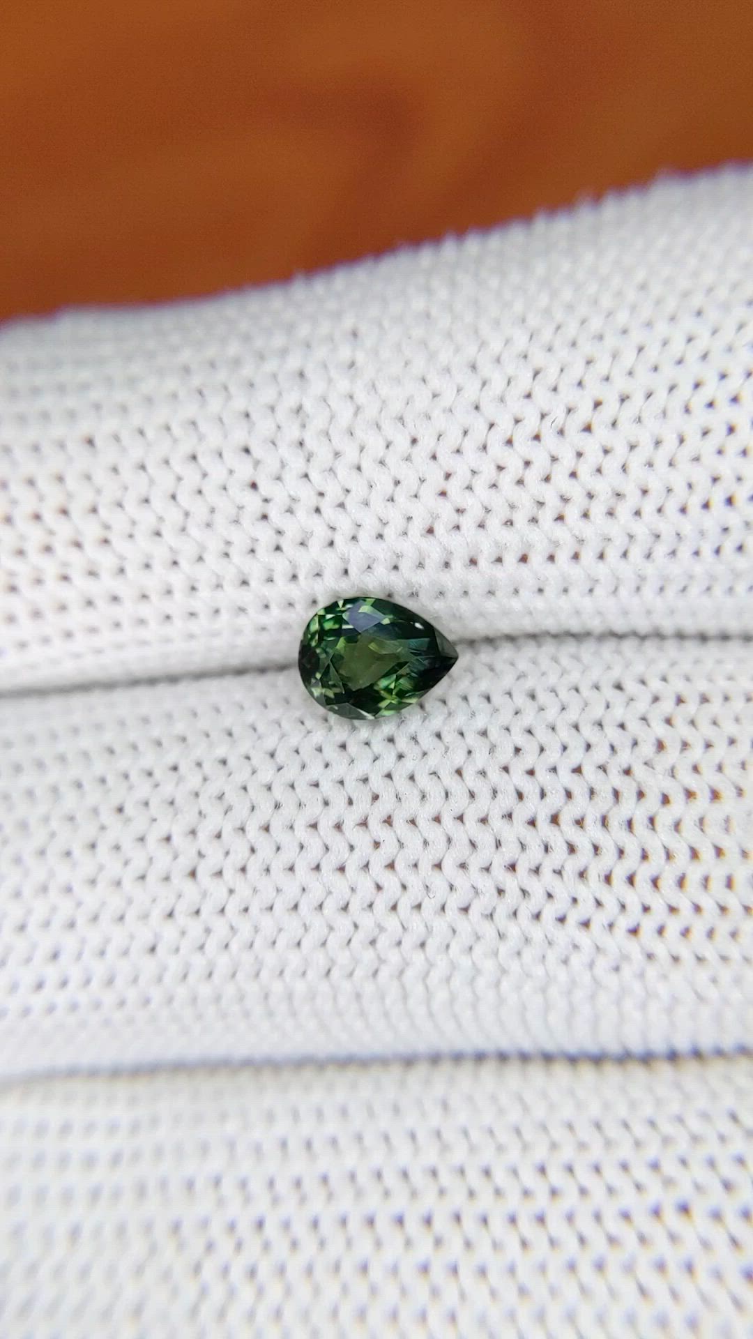 0.94 Ct. Green Sapphire from Ceylon (Sri Lanka) Size Video