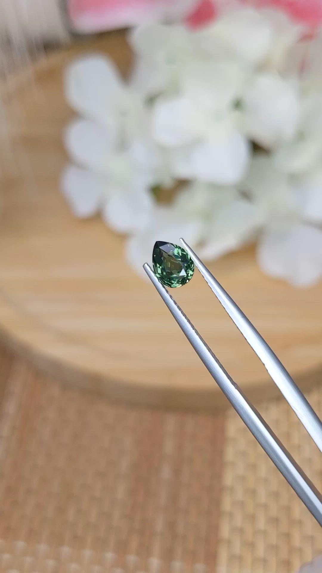 0.94 Ct. Green Sapphire from Ceylon (Sri Lanka) Size Video