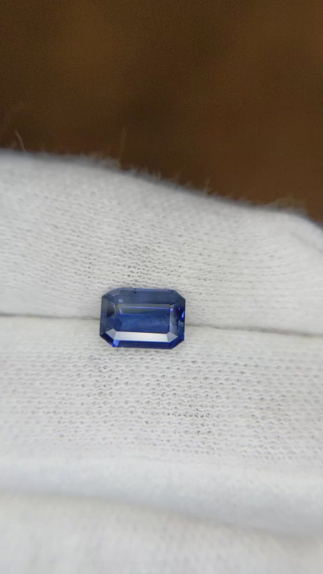 1.83 Ct. Bi Color / Parti Sapphire from Ceylon (Sri Lanka) Size Video