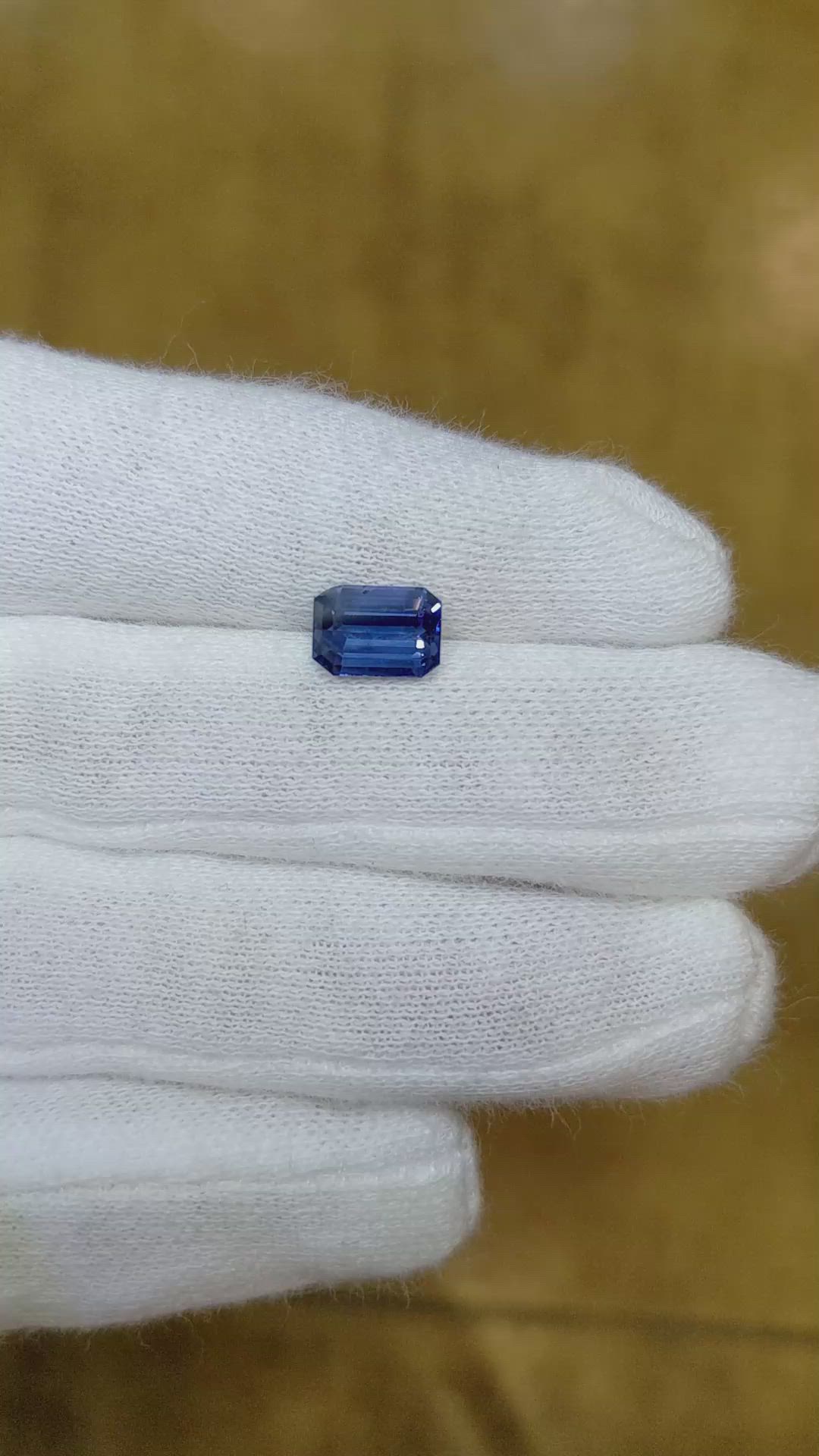 1.83 Ct. Bi Color / Parti Sapphire from Ceylon (Sri Lanka) Size Video