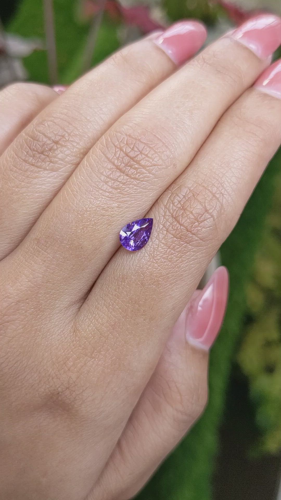 0.94 Ct. Pinkish Purple Sapphire from Ceylon (Sri Lanka) Size Video