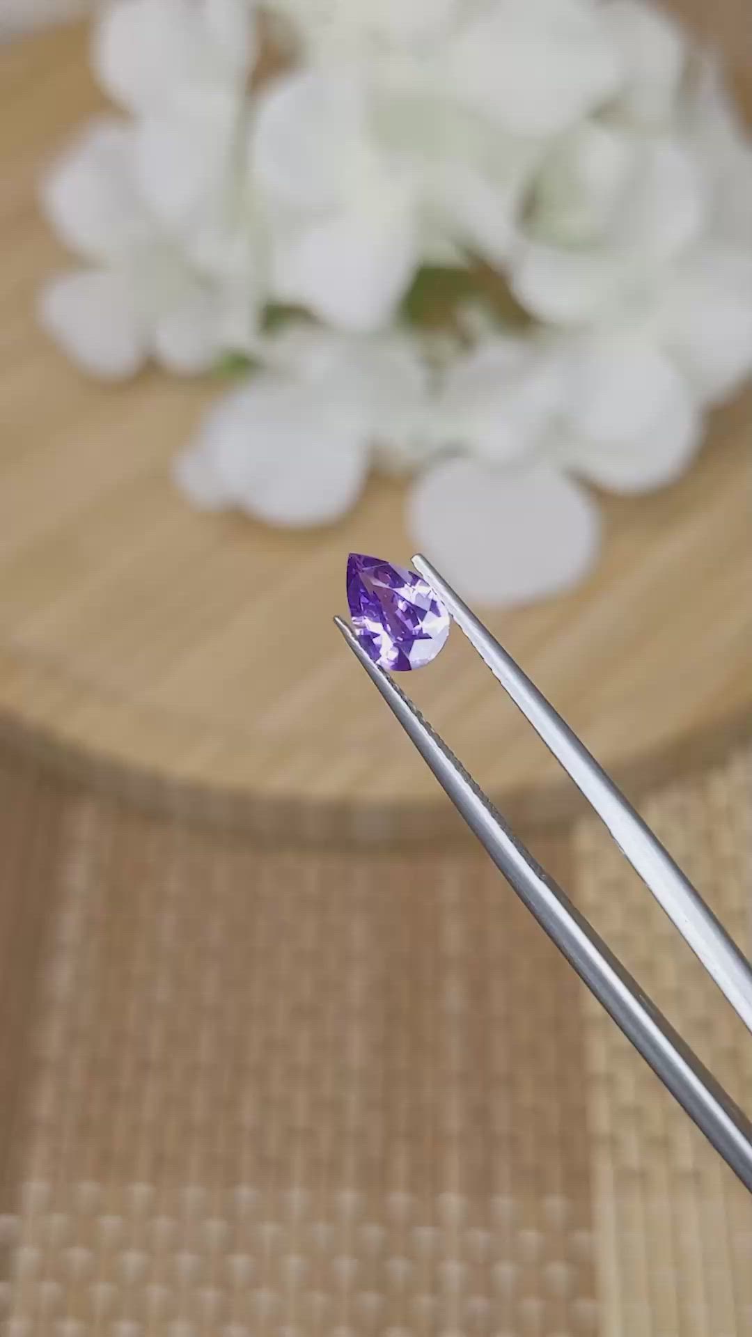 0.94 Ct. Pinkish Purple Sapphire from Ceylon (Sri Lanka) Size Video