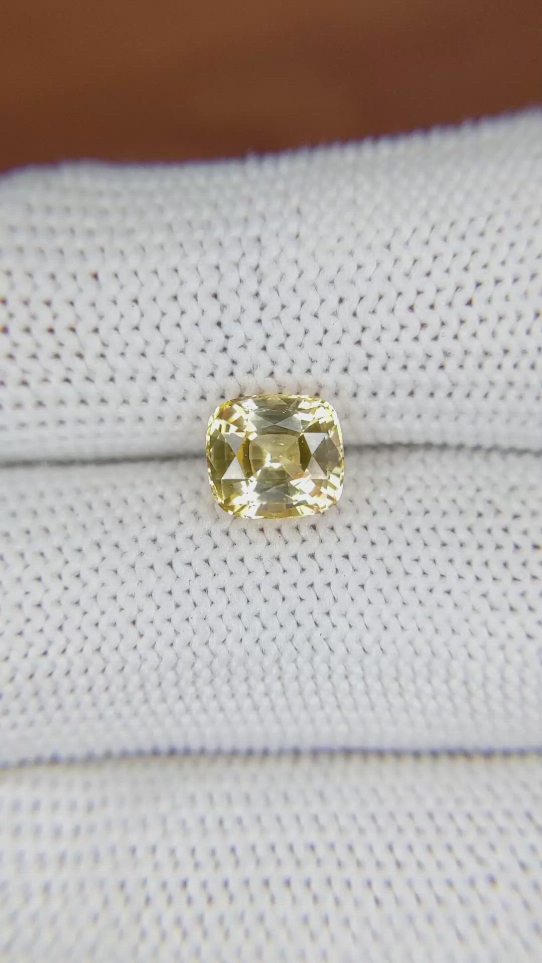 2.28 Ct. Orangish Yellow Sapphire from Ceylon (Sri Lanka) Size Video