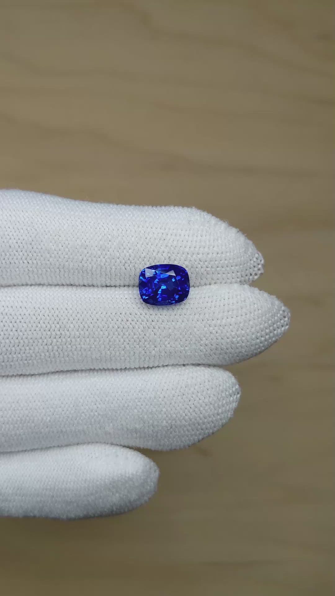 4.22 Ct. Blue Sapphire from Ceylon (Sri Lanka) Size Video