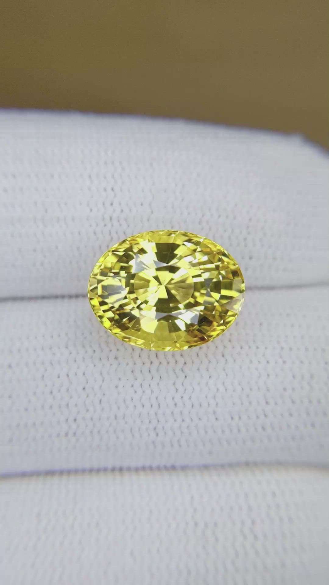 10.38 Ct. Yellow Sapphire from Ceylon (Sri Lanka) Size Video