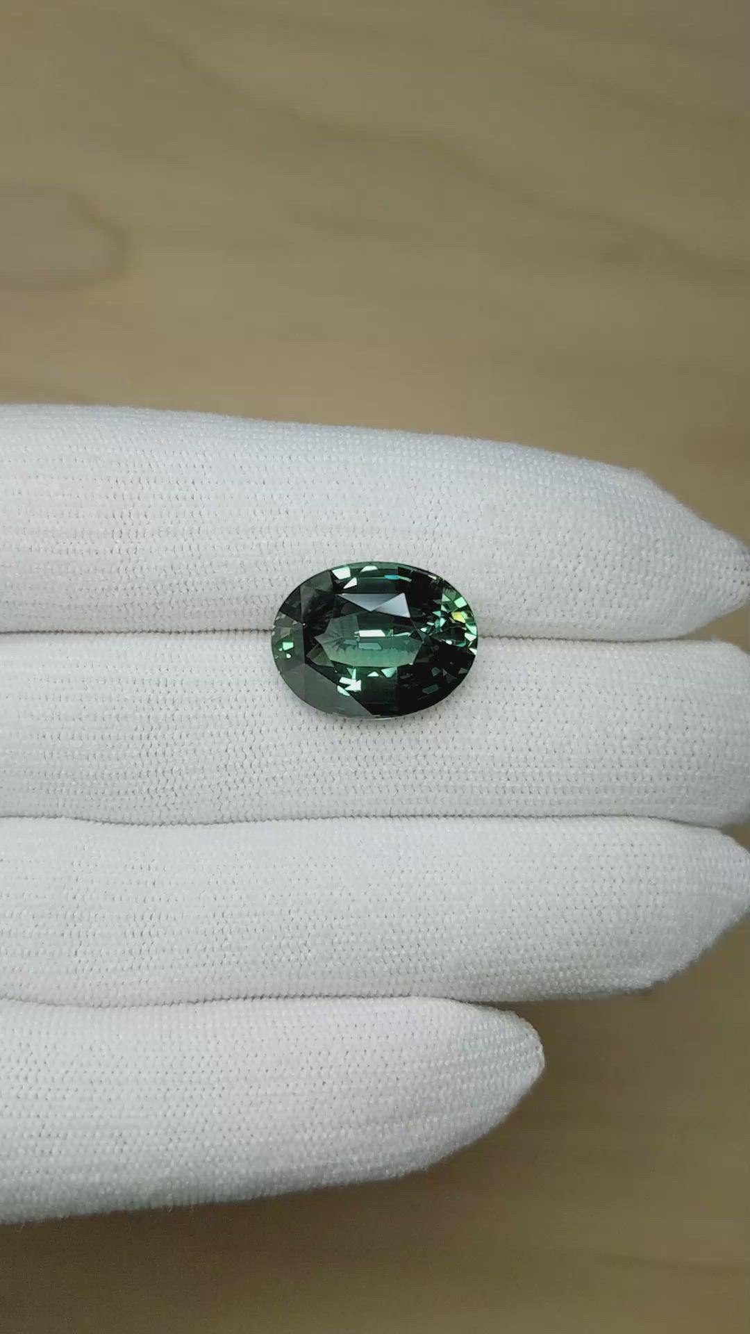 18.59 Ct. Green Sapphire from Ceylon (Sri Lanka) Size Video