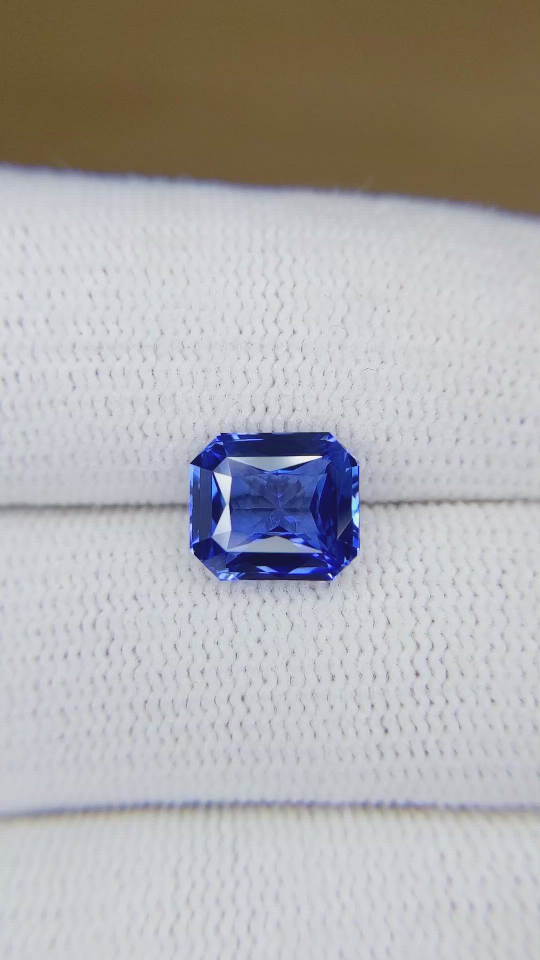 3.11 Ct. Blue Sapphire from Ceylon (Sri Lanka) Size Video