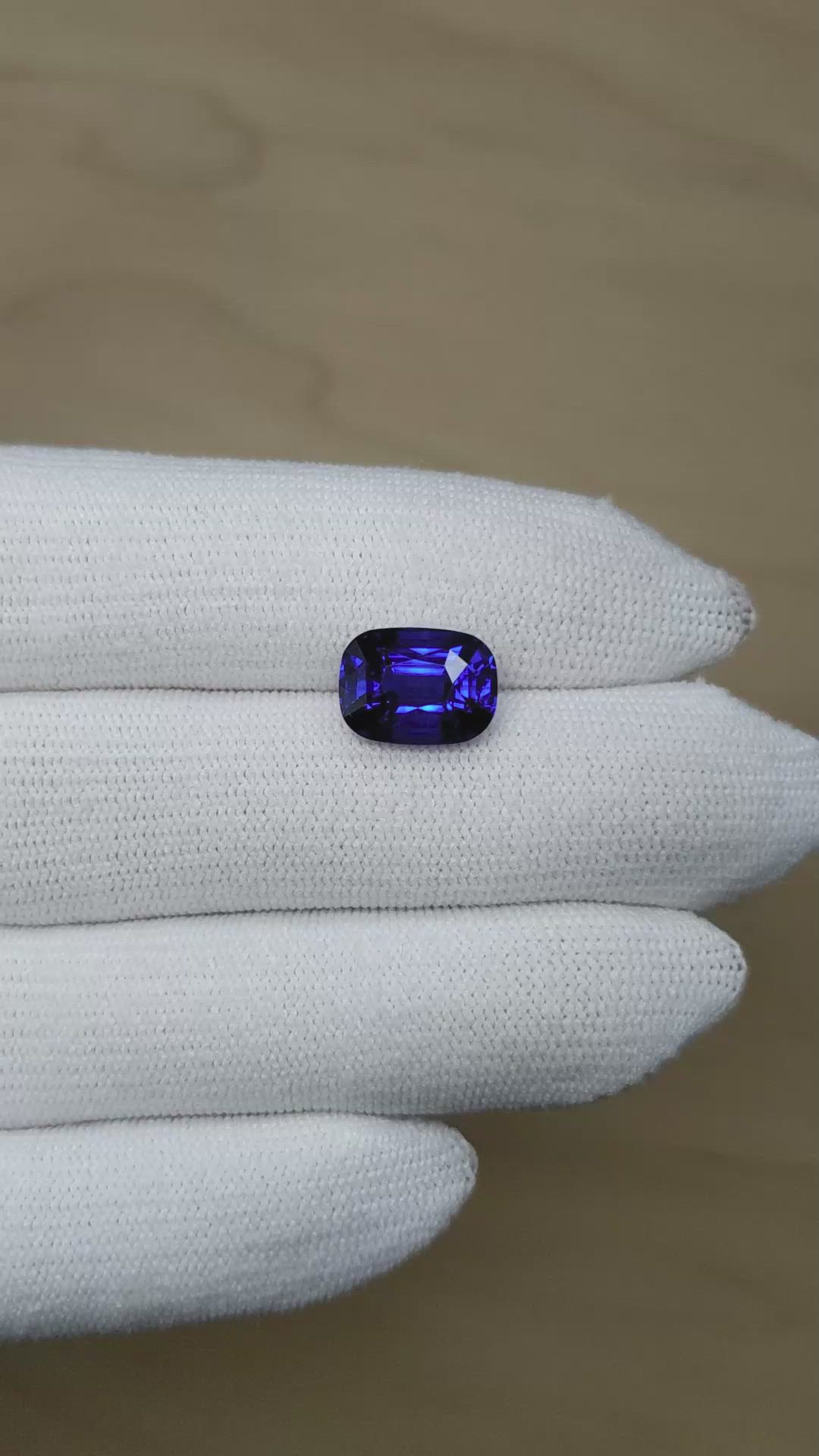 6.22 Ct. Blue Sapphire from Ceylon (Sri Lanka) Size Video