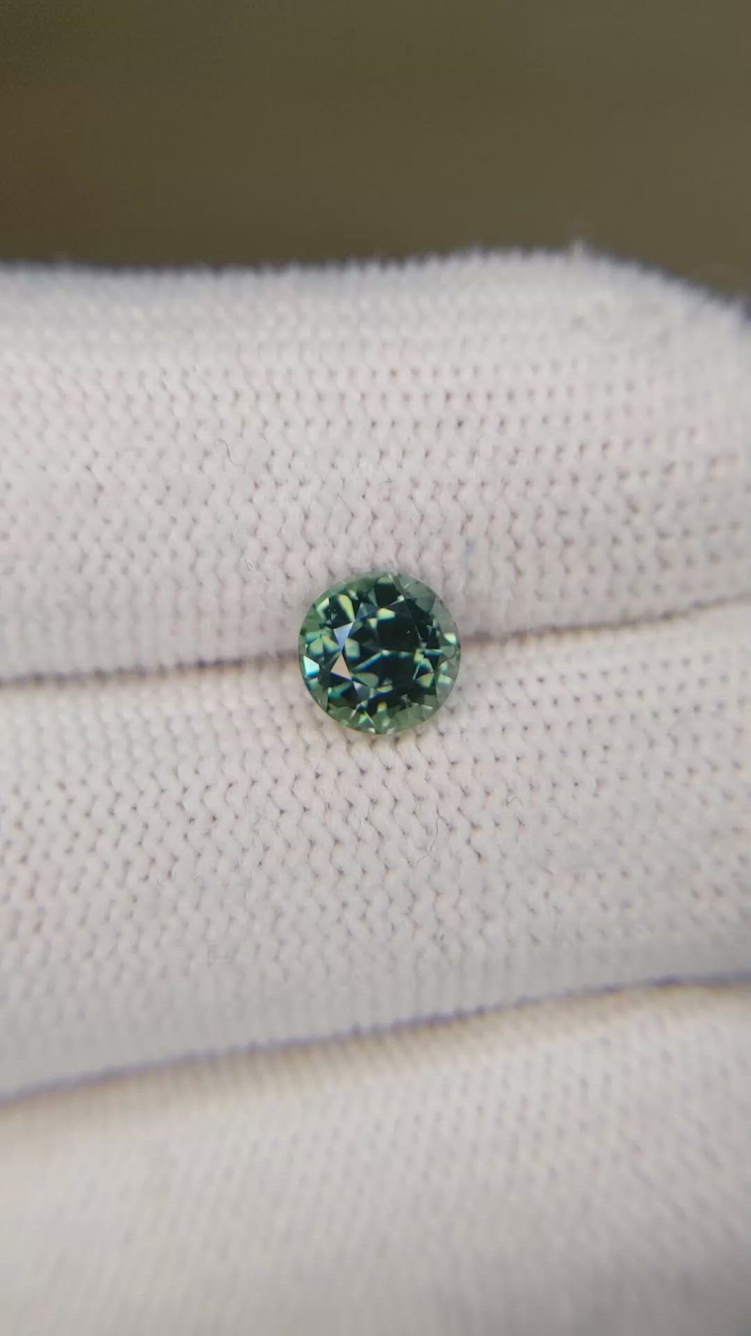 1.61 Ct. Bluish Green Sapphire from Montana Size Video