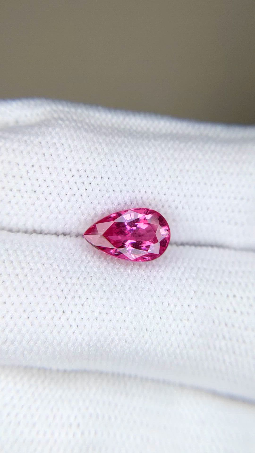 2.51 Ct. Pink Sapphire from Ceylon (Sri Lanka) Size Video