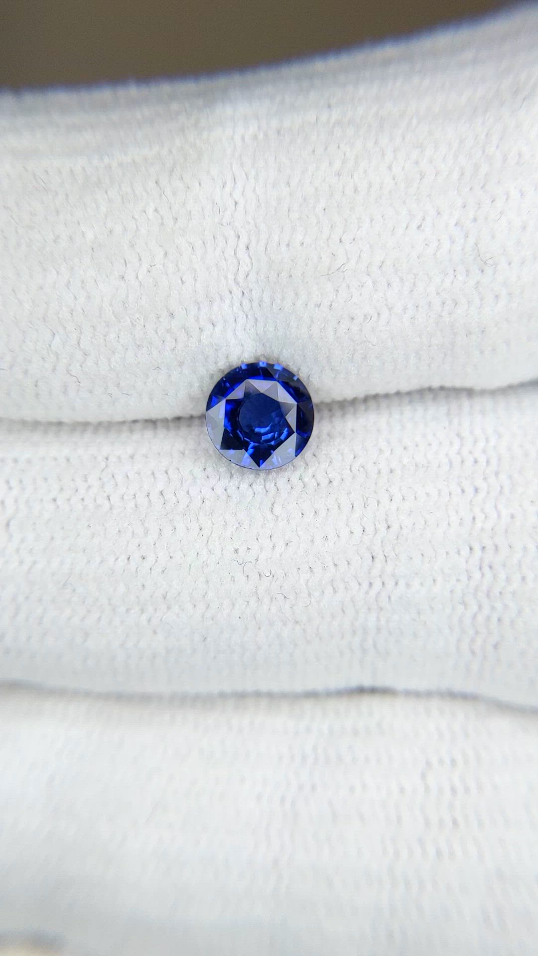 1.04 Ct. Blue Sapphire from Ceylon (Sri Lanka) Size Video