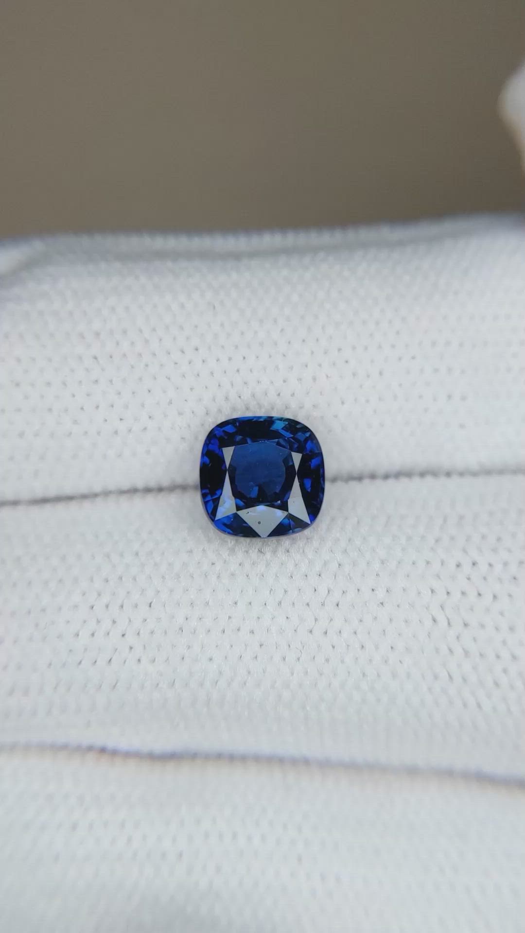 2.13 Ct. Blue Sapphire from Ceylon (Sri Lanka) Size Video