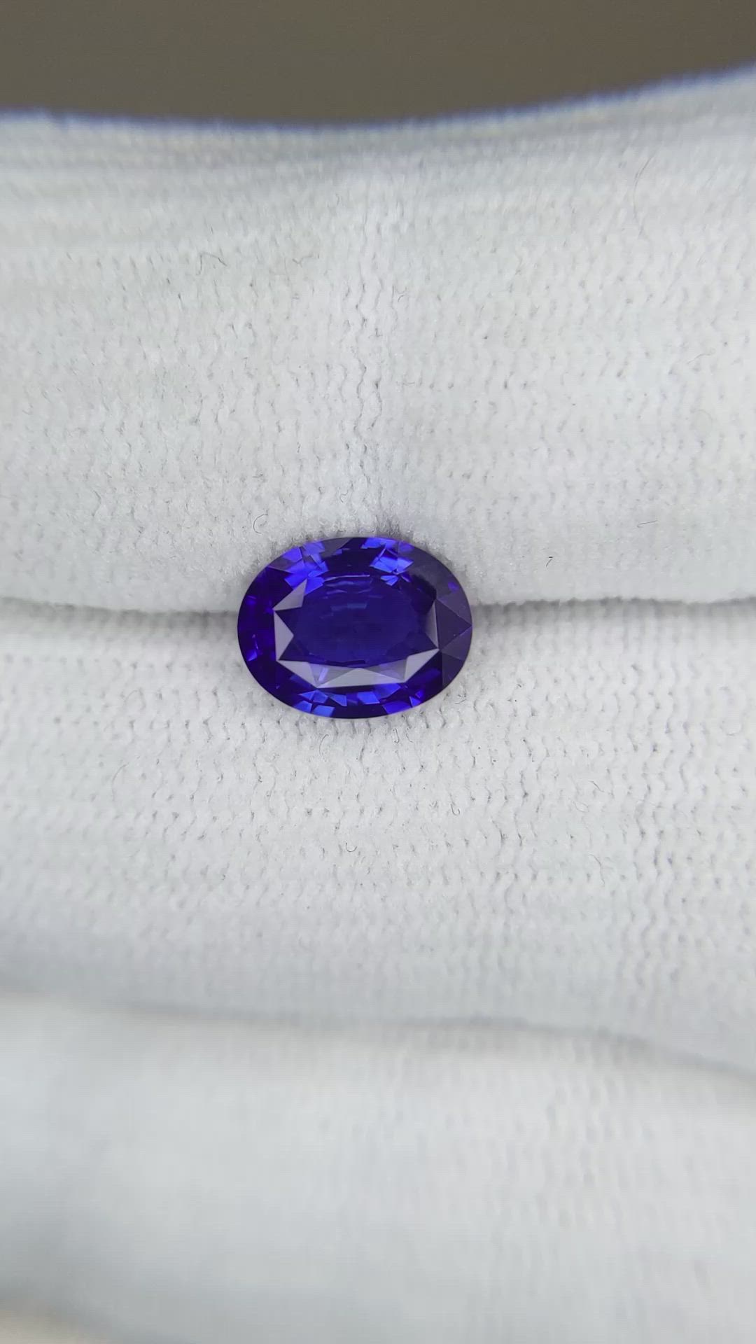 2.22 Ct. Purplish Blue Sapphire from Ceylon (Sri Lanka) Size Video