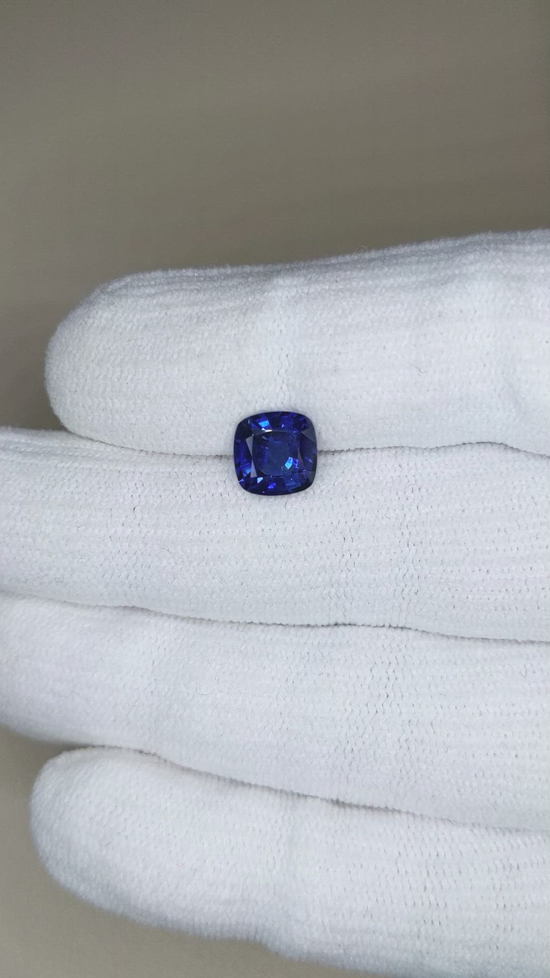 2.23 Ct. Blue Sapphire from Ceylon (Sri Lanka) Size Video