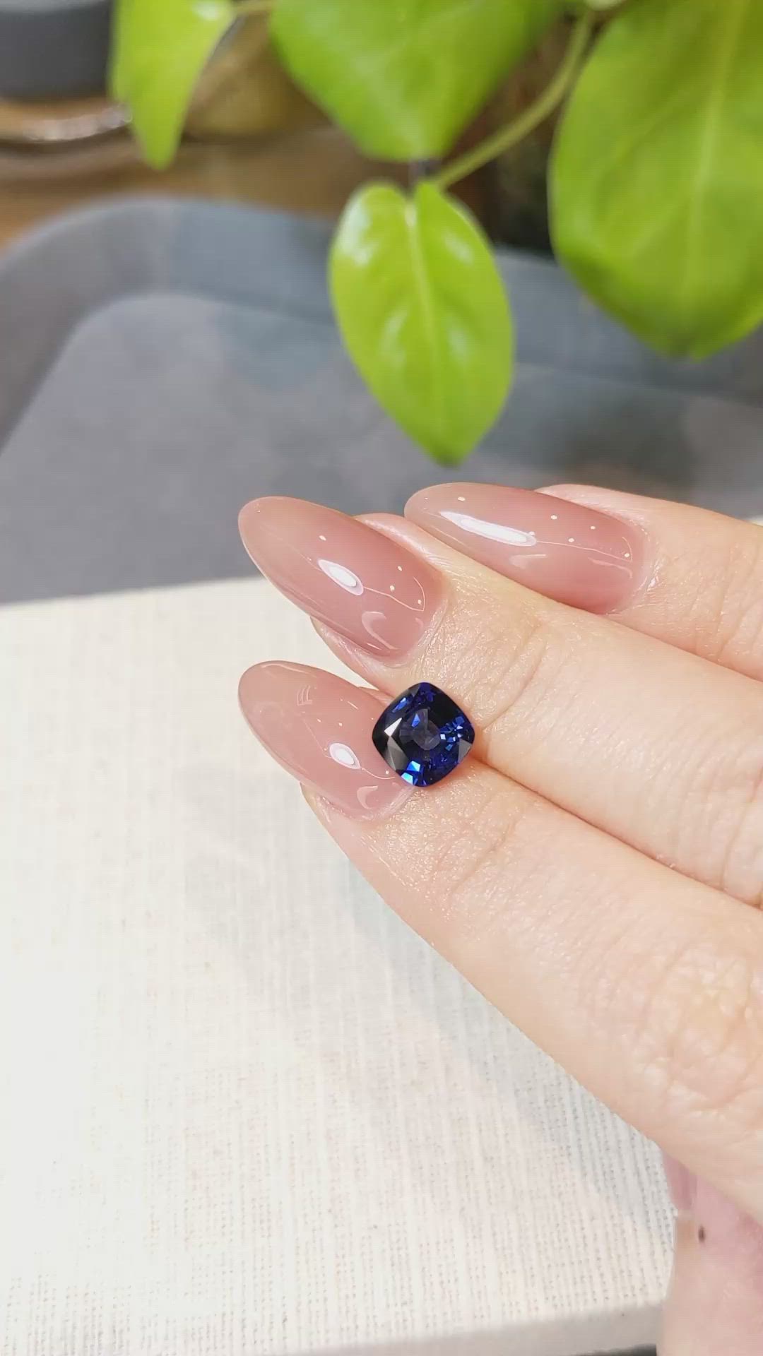 2.23 Ct. Blue Sapphire from Ceylon (Sri Lanka) Size Video