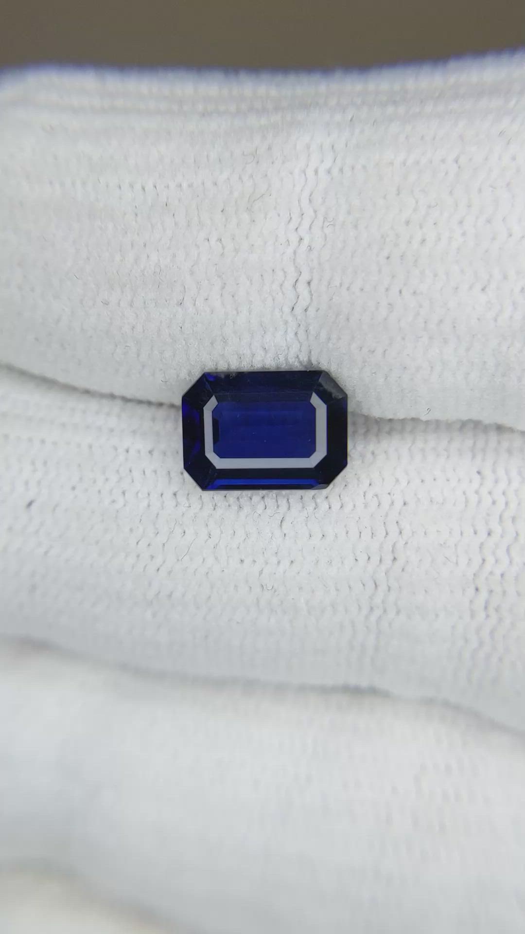 2.27 Ct. Blue Sapphire from Ceylon (Sri Lanka) Size Video