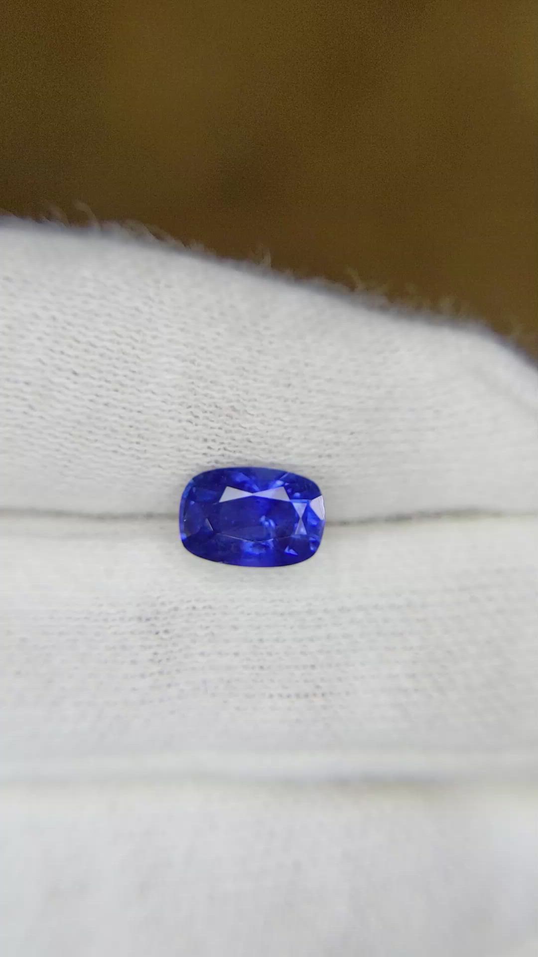 1.86 Ct. Blue Sapphire from Ceylon (Sri Lanka) Size Video