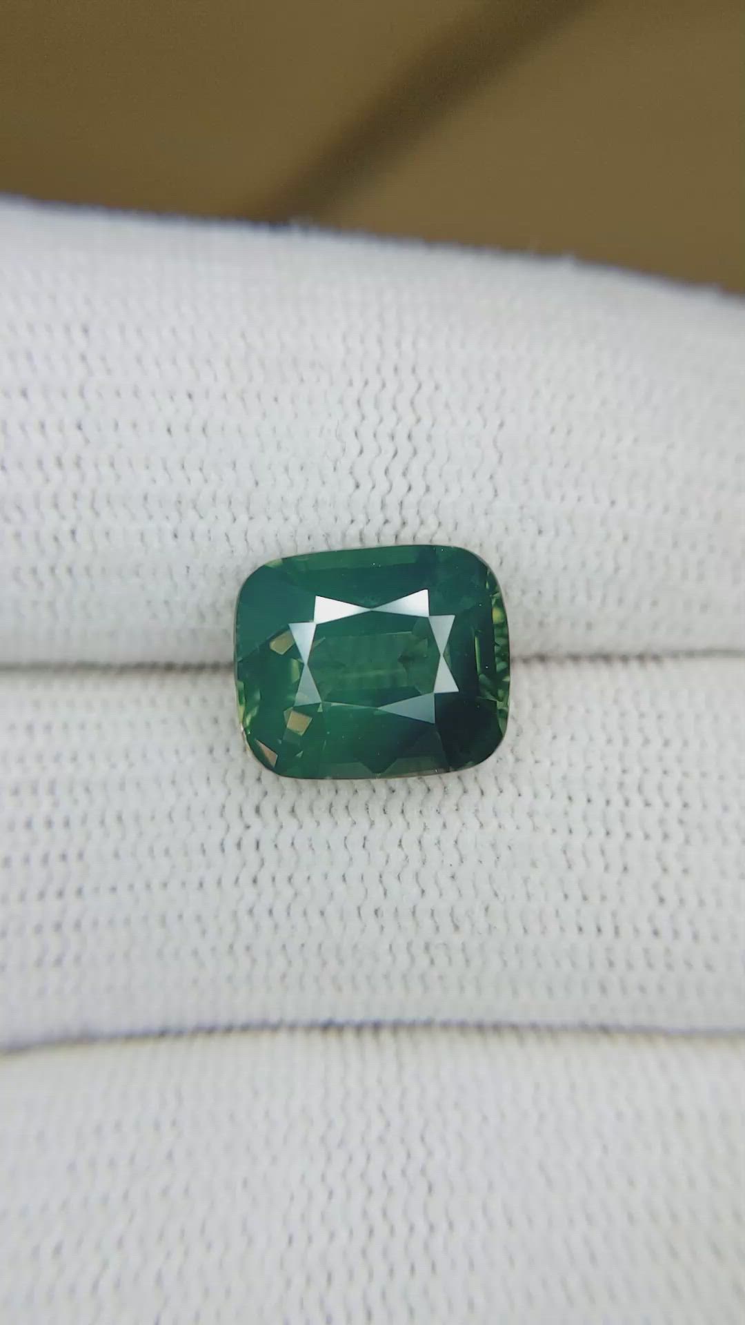 5.60 Ct. Bluish Green Sapphire from Ceylon (Sri Lanka) Size Video