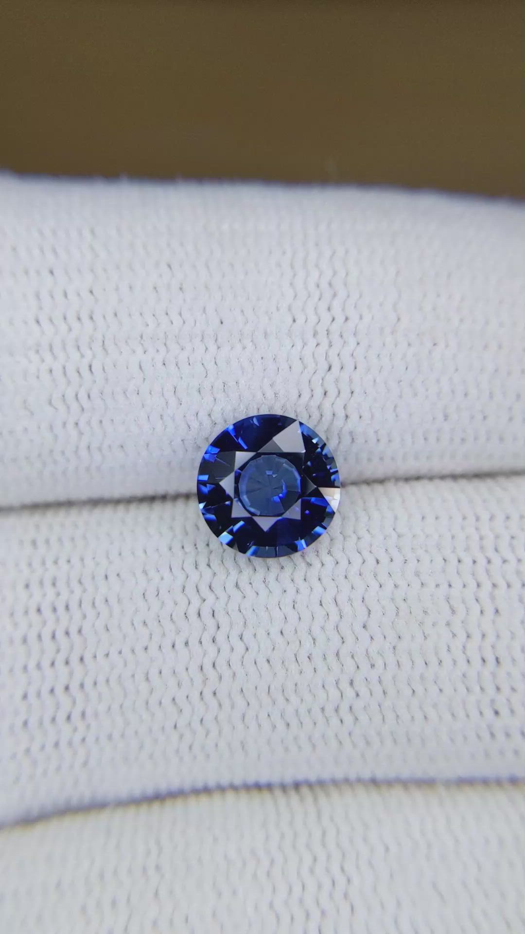 2.21 Ct. Blue Sapphire from Ceylon (Sri Lanka) Size Video