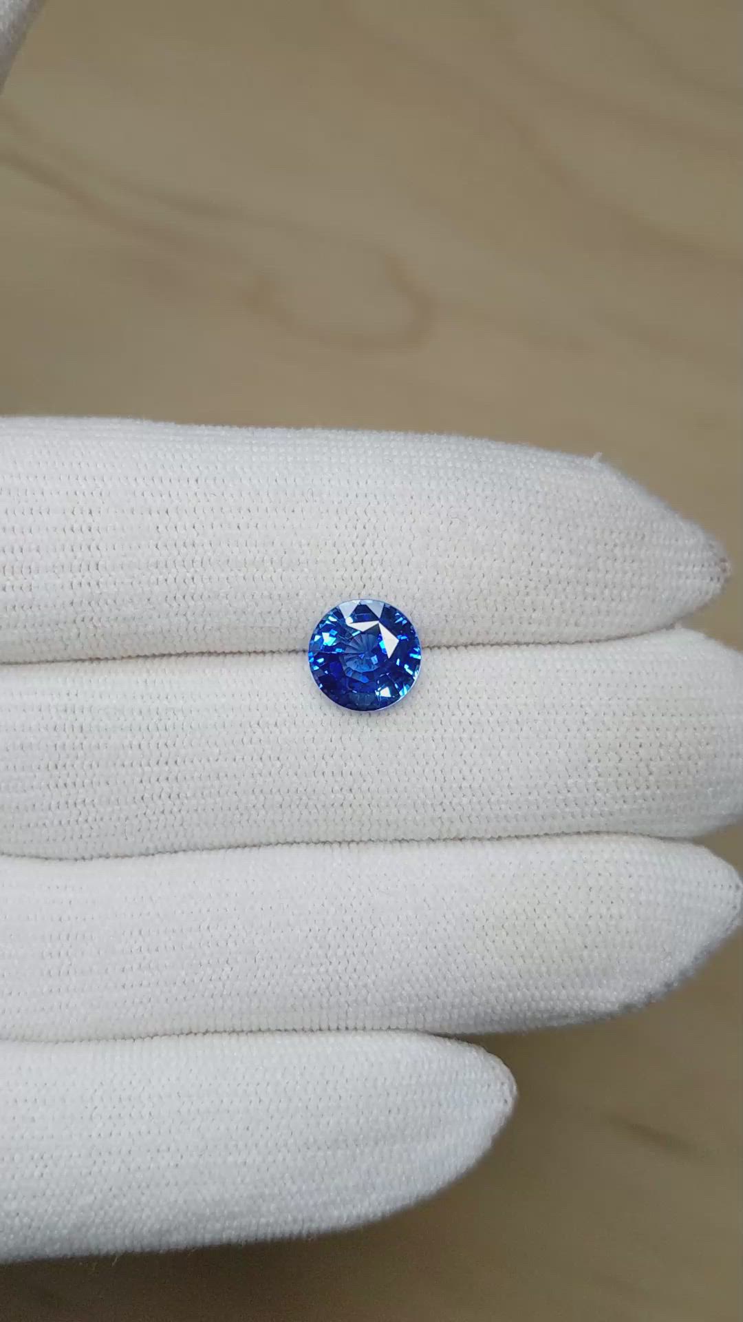 3.24 Ct. Blue Sapphire from Ceylon (Sri Lanka) Size Video