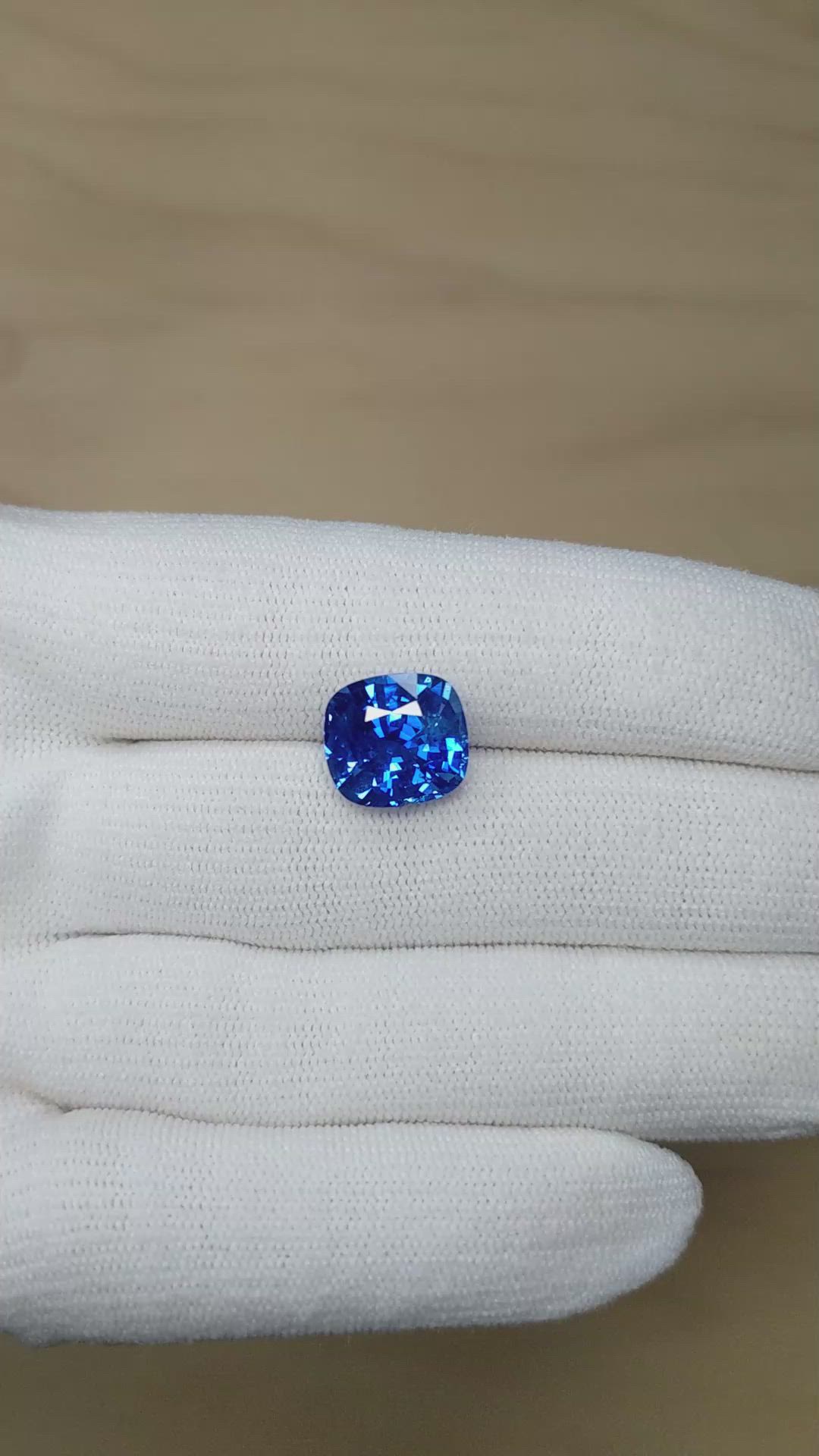 8.36 Ct. Blue Sapphire from Ceylon (Sri Lanka) Size Video