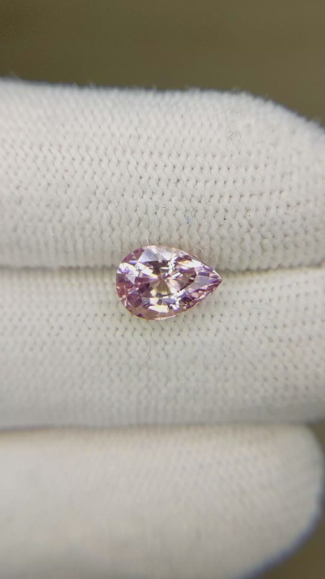 2.61 Ct. Padparadscha Sapphire from Ceylon (Sri Lanka) Size Video