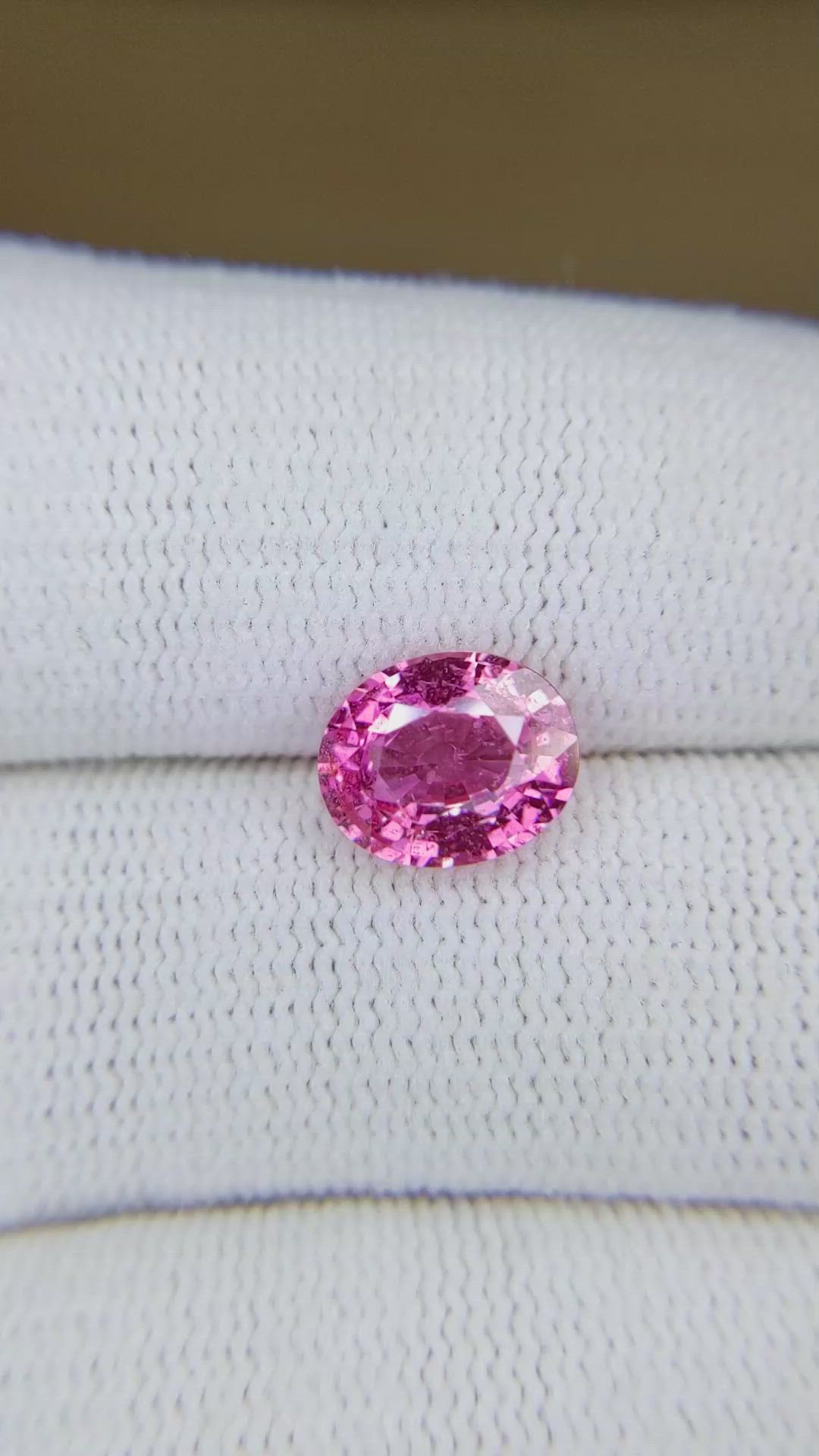 2.76 Ct. Pink Sapphire from Ceylon (Sri Lanka) Size Video