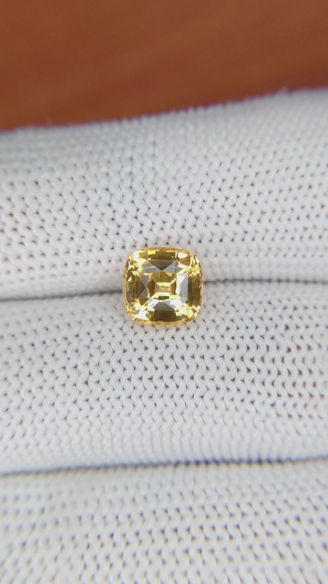 2.18 Ct. Yellow Sapphire from Ceylon (Sri Lanka) Size Video