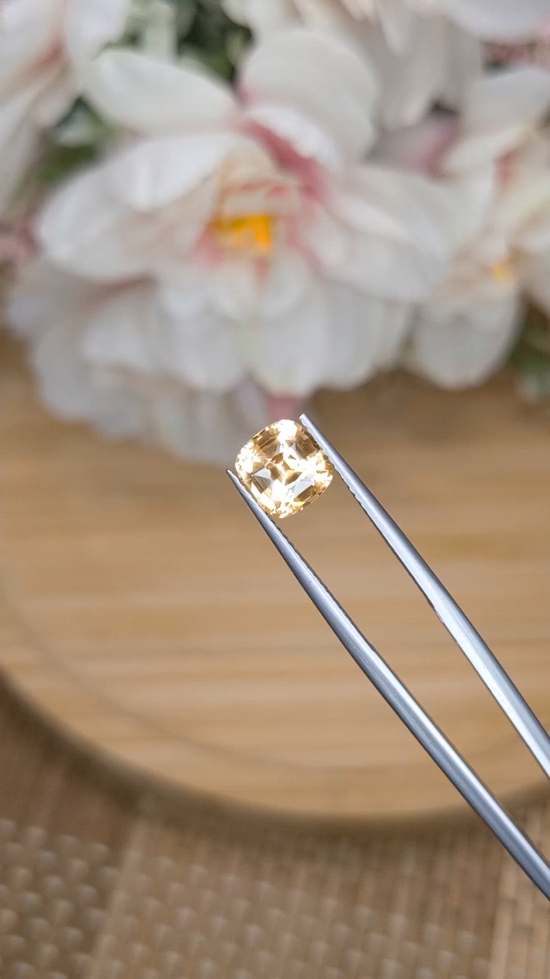 2.18 Ct. Yellow Sapphire from Ceylon (Sri Lanka) Size Video