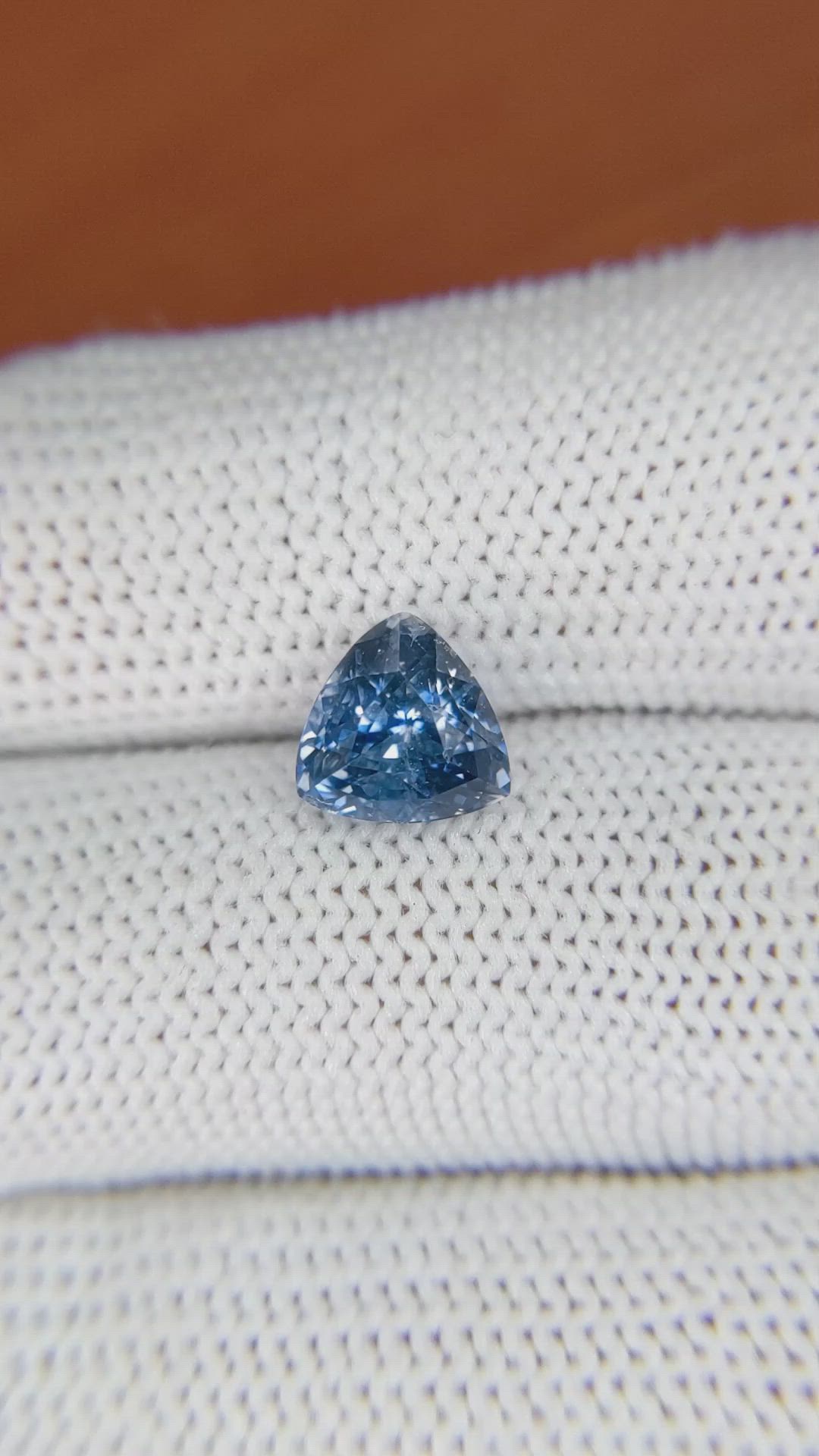 2.61 Ct. Blue Sapphire from Ceylon (Sri Lanka) Size Video
