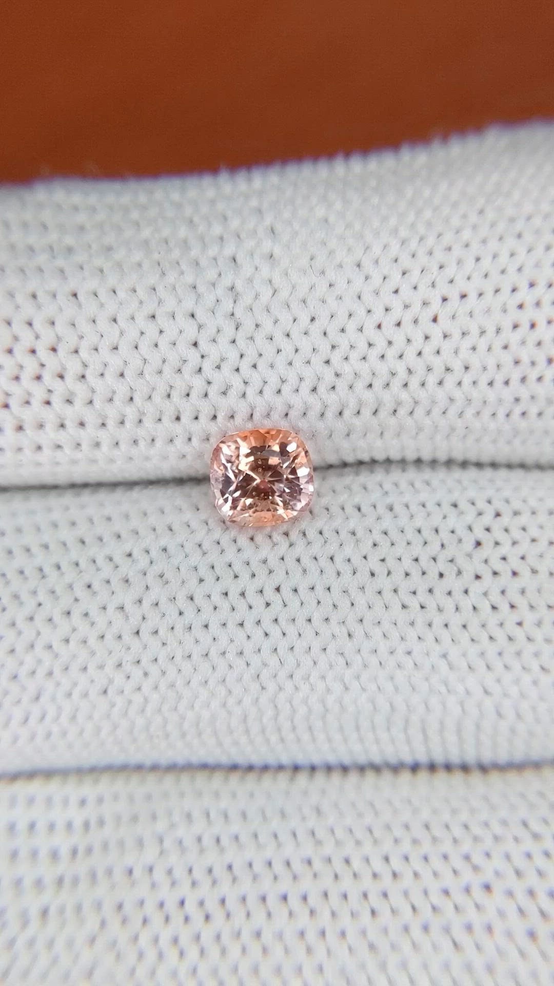 1.09 Ct. Padparadscha Sapphire from Ceylon (Sri Lanka) Size Video