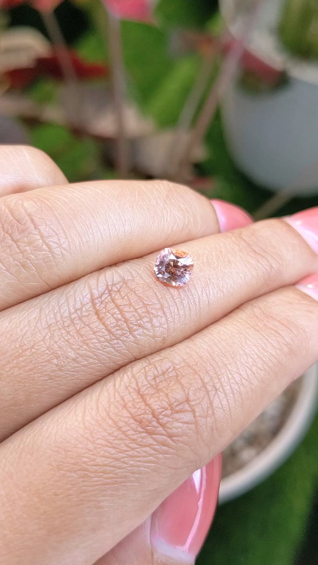 1.09 Ct. Padparadscha Sapphire from Ceylon (Sri Lanka) Size Video