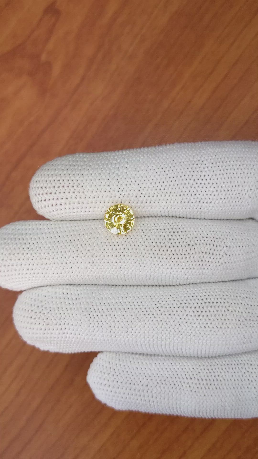 2.12 Ct. Yellow Sapphire from Ceylon (Sri Lanka) Size Video