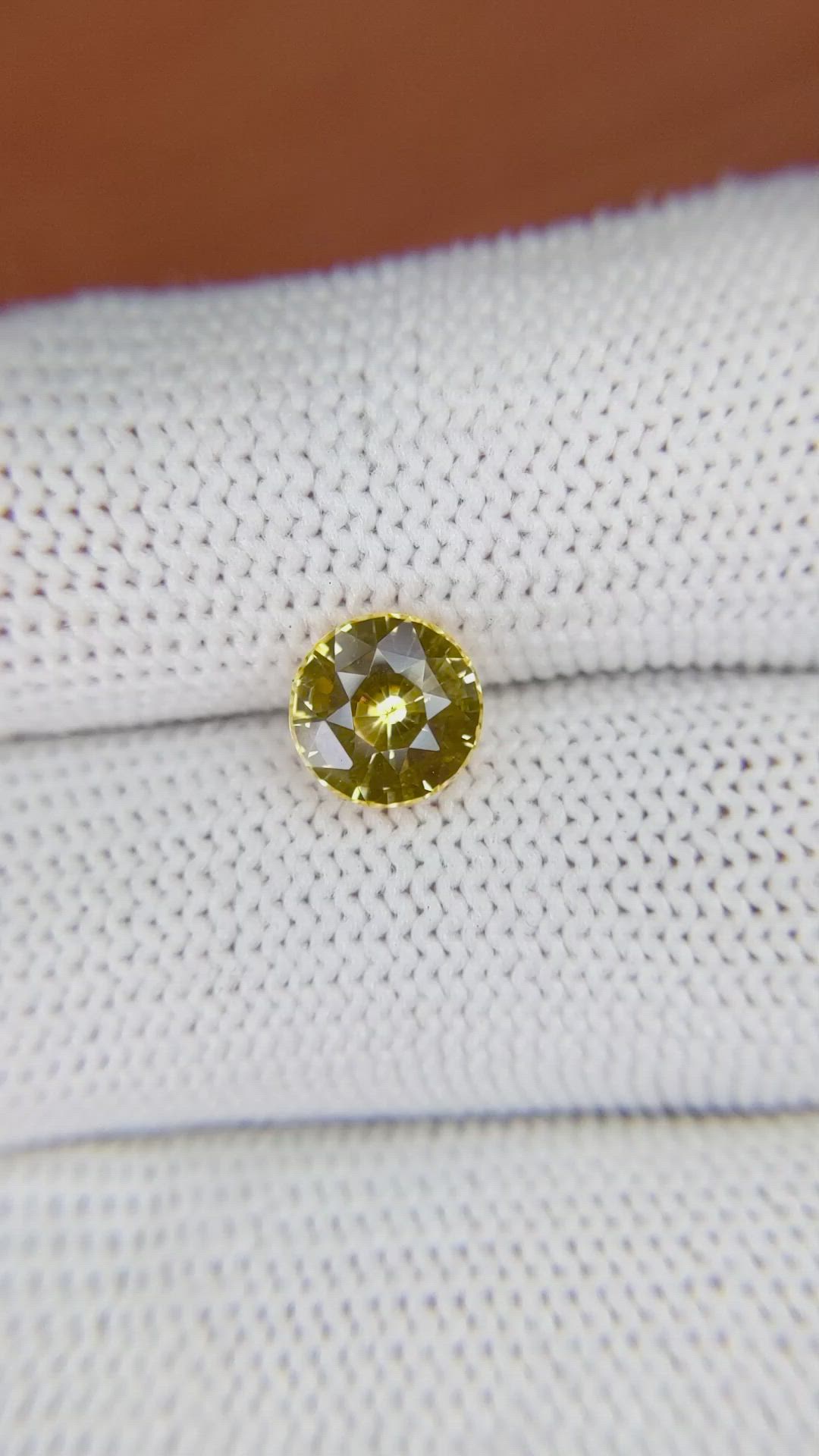 2.12 Ct. Yellow Sapphire from Ceylon (Sri Lanka) Size Video