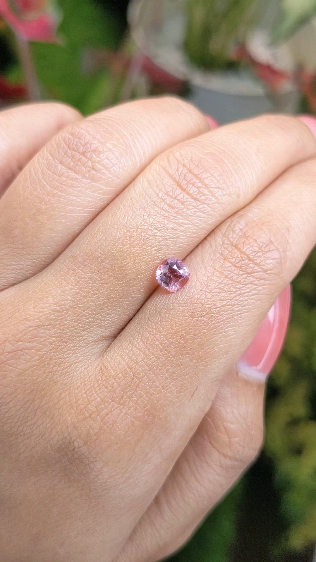 1.06 Ct. Padparadscha Sapphire from Ceylon (Sri Lanka) Size Video