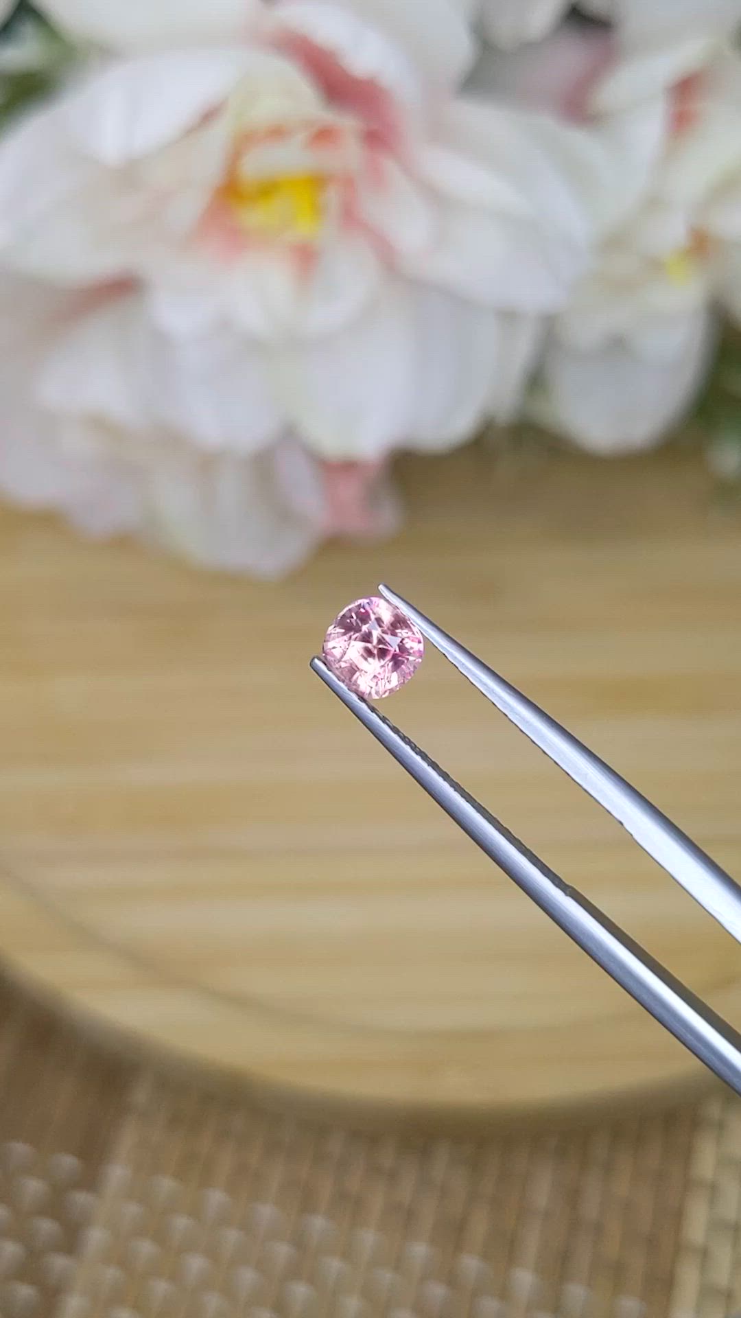 1.06 Ct. Padparadscha Sapphire from Ceylon (Sri Lanka) Size Video