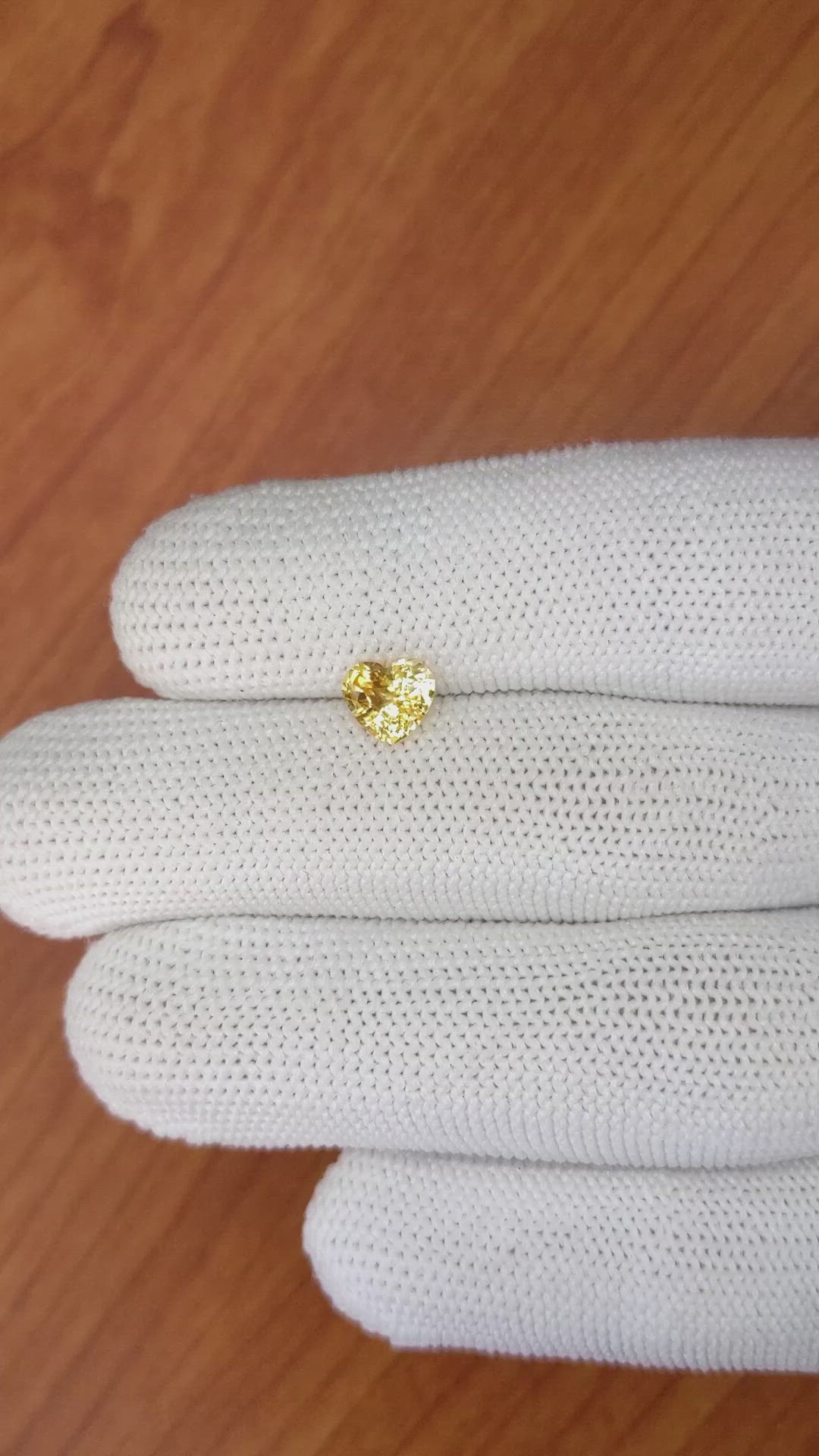 1.10 Ct. Yellow Sapphire from Ceylon (Sri Lanka) Size Video