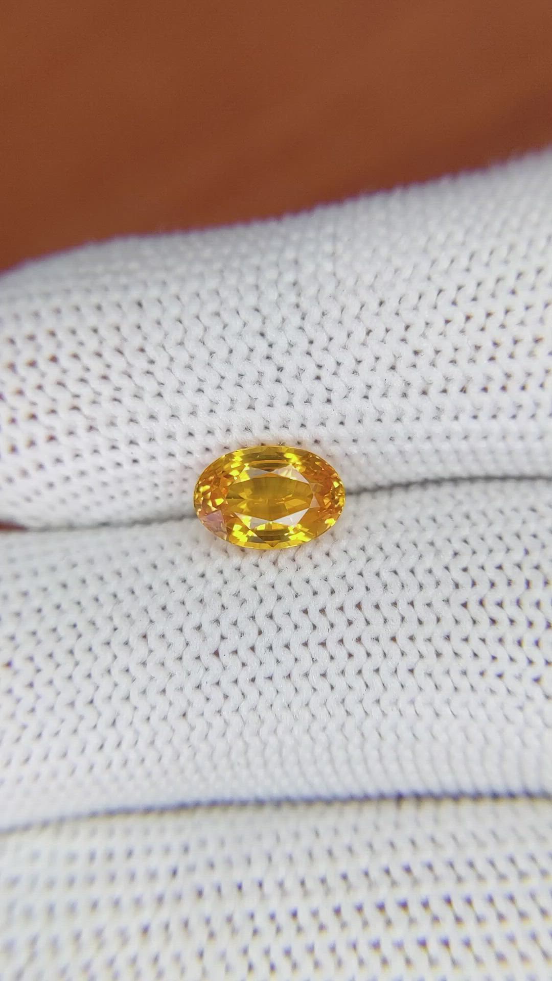 1.85 Ct. Yellowish Orange Sapphire from Ceylon (Sri Lanka) Size Video