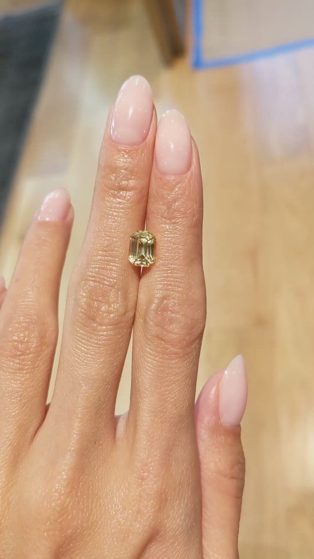 3.13 Ct. Yellow Sapphire from Ceylon (Sri Lanka) Size Video